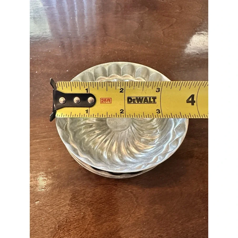 Lot of 4  Vintage  Jell-o‎ Aluminum Tin Molds
